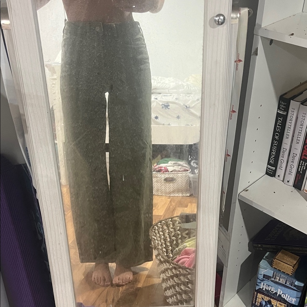Old Navy Olive High-Rise Wide Leg Jeans - Picture 3 of 3